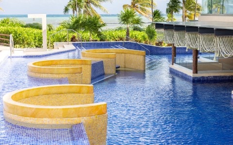 Resort pool and swim-up bar